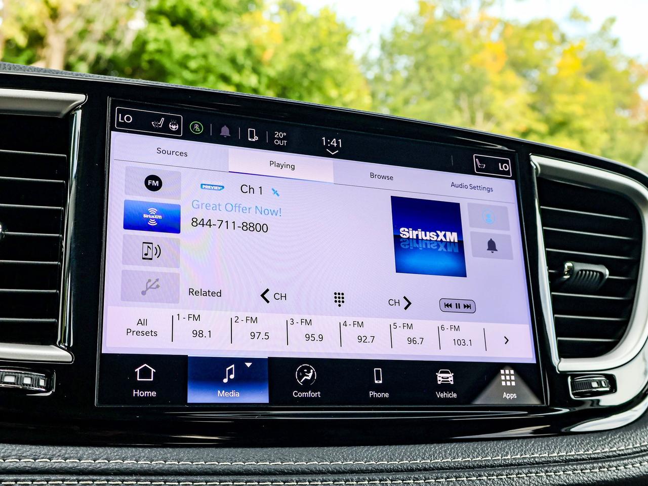 2024 Chrysler Pacifica Touring-L Photo