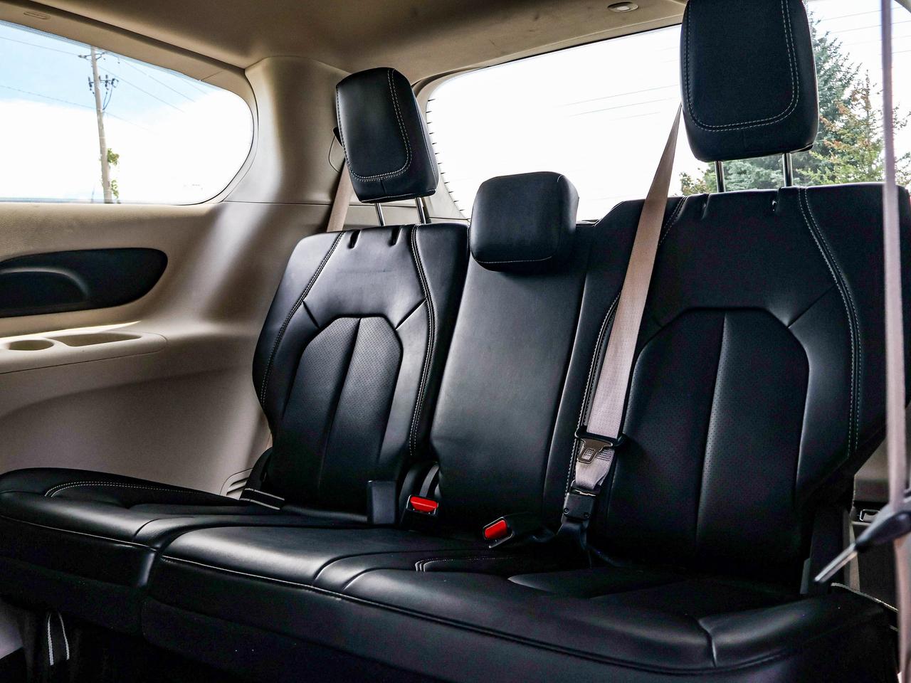 2024 Chrysler Pacifica Touring-L Photo