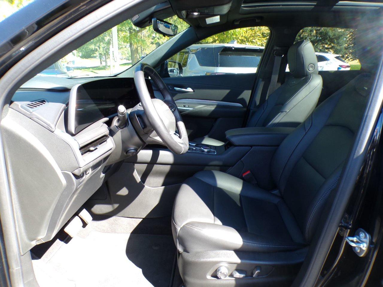 2025 Cadillac XT4 AWD 4dr Premium Luxury Photo