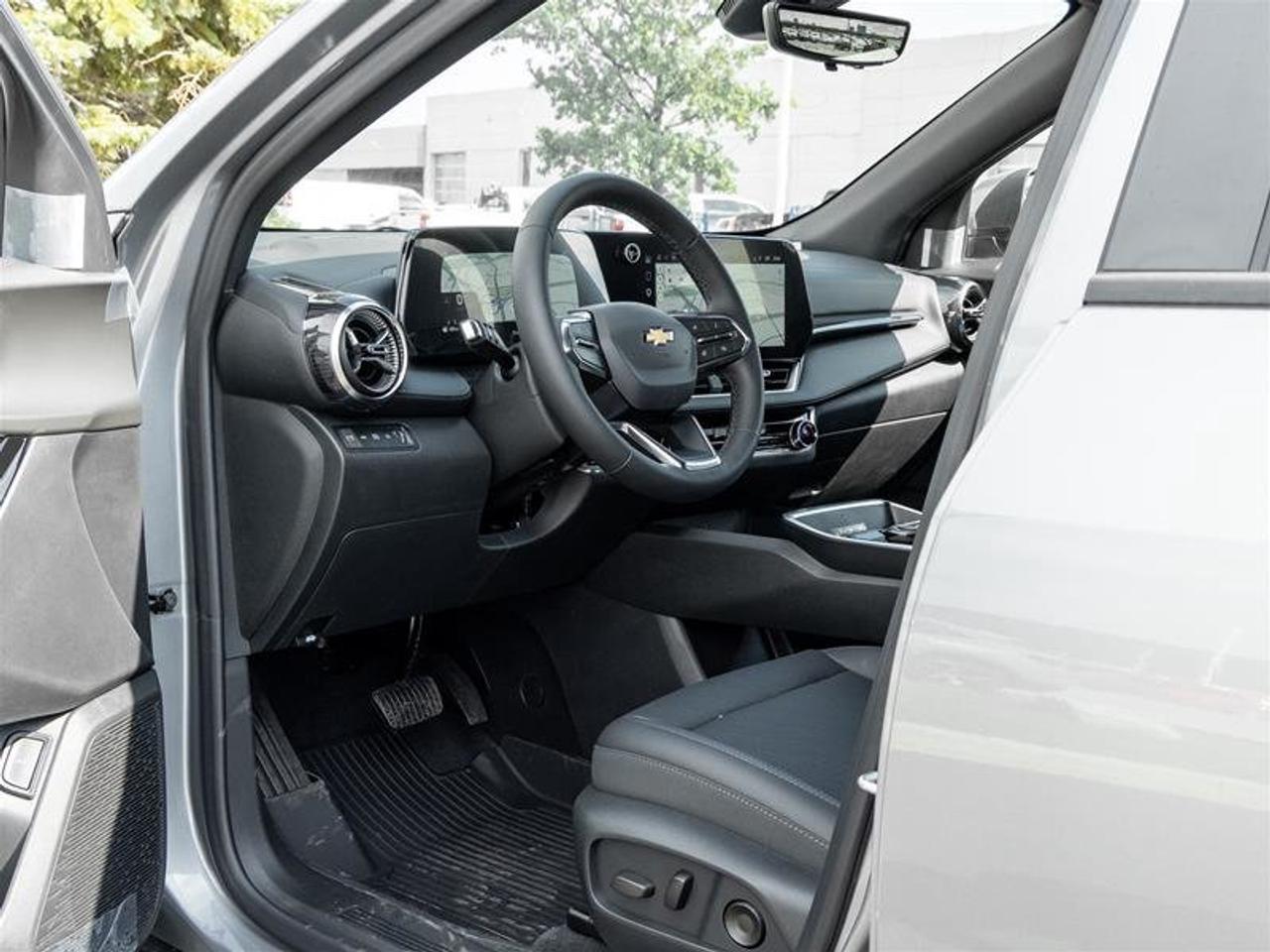 2027 Chevrolet Equinox LT Photo