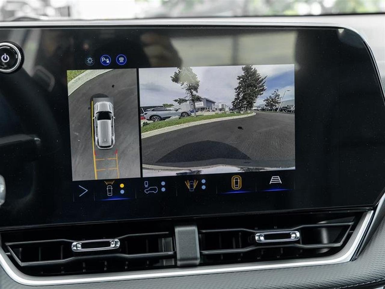 2027 Chevrolet Equinox LT Photo