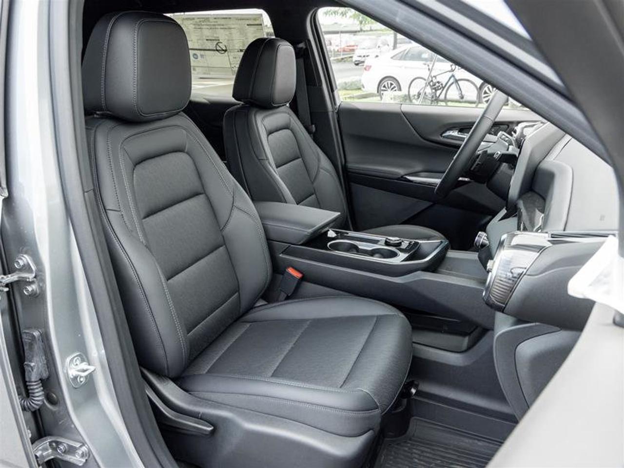 2027 Chevrolet Equinox LT Photo