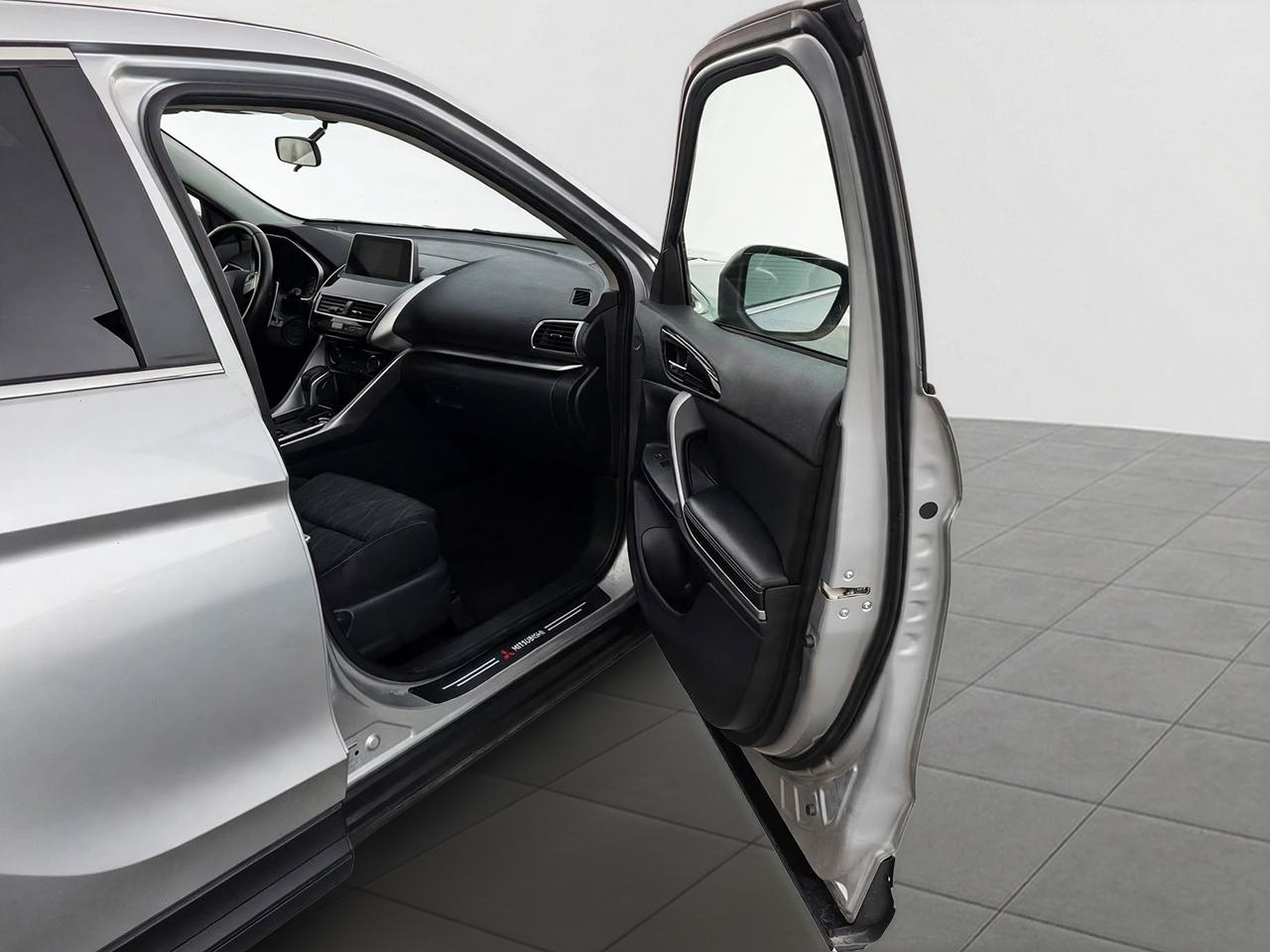 2020 Mitsubishi Eclipse Cross SE S-AWC Photo