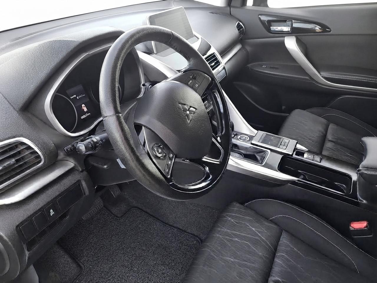 2020 Mitsubishi Eclipse Cross SE S-AWC Photo