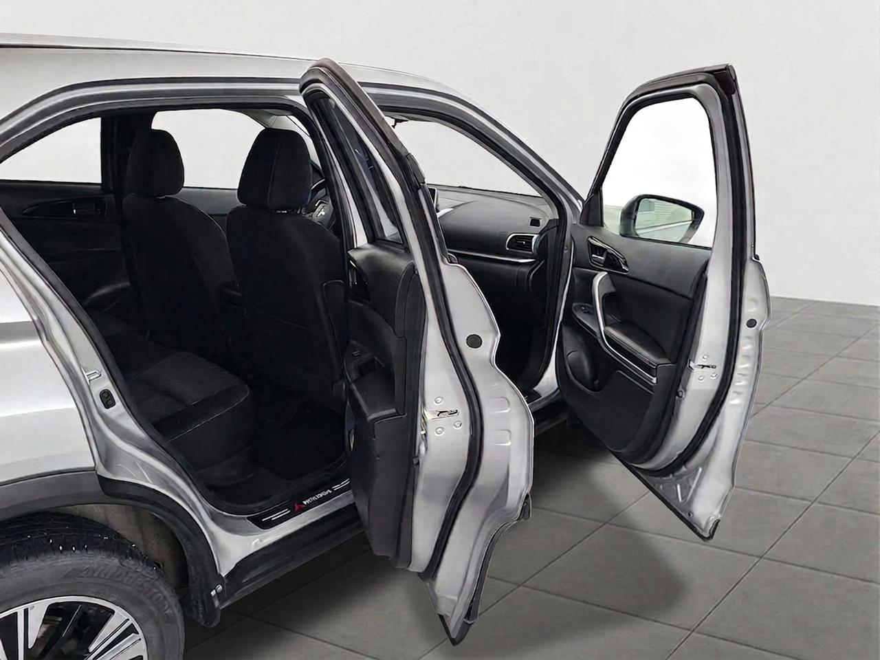 2020 Mitsubishi Eclipse Cross SE S-AWC Photo