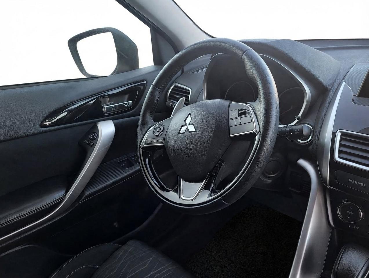 2020 Mitsubishi Eclipse Cross SE S-AWC Photo