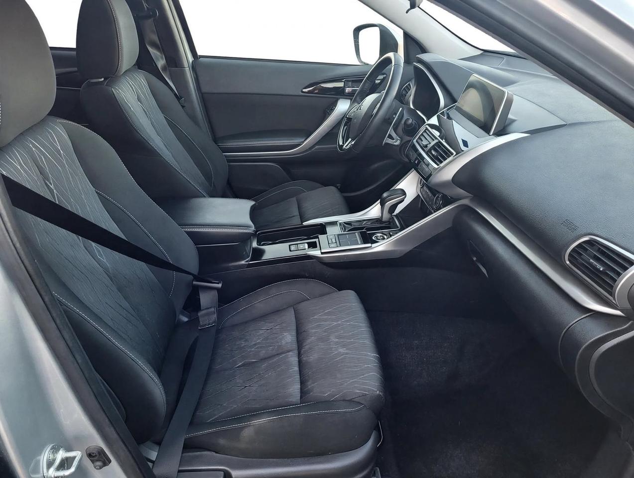 2020 Mitsubishi Eclipse Cross SE S-AWC Photo