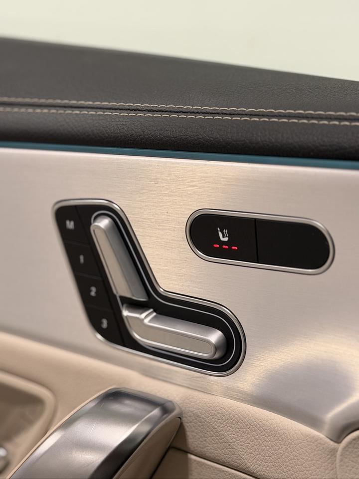 2023 Mercedes-Benz CLA-Class CLA 250 | CARPLAY | LEATHER INTERIOR Photo