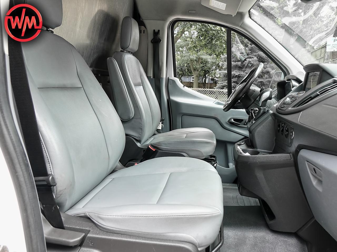 2019 Ford Transit 250 148" LOW ROOF*ROOF RACK*NAVI*REVCAM*LEATHER Photo
