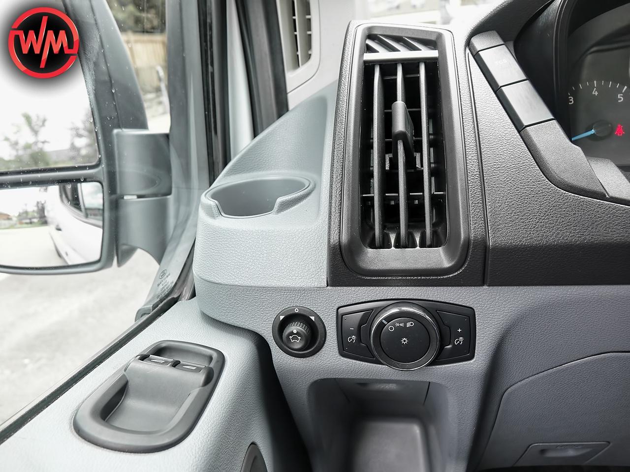 2019 Ford Transit 250 148" LOW ROOF*ROOF RACK*NAVI*REVCAM*LEATHER Photo