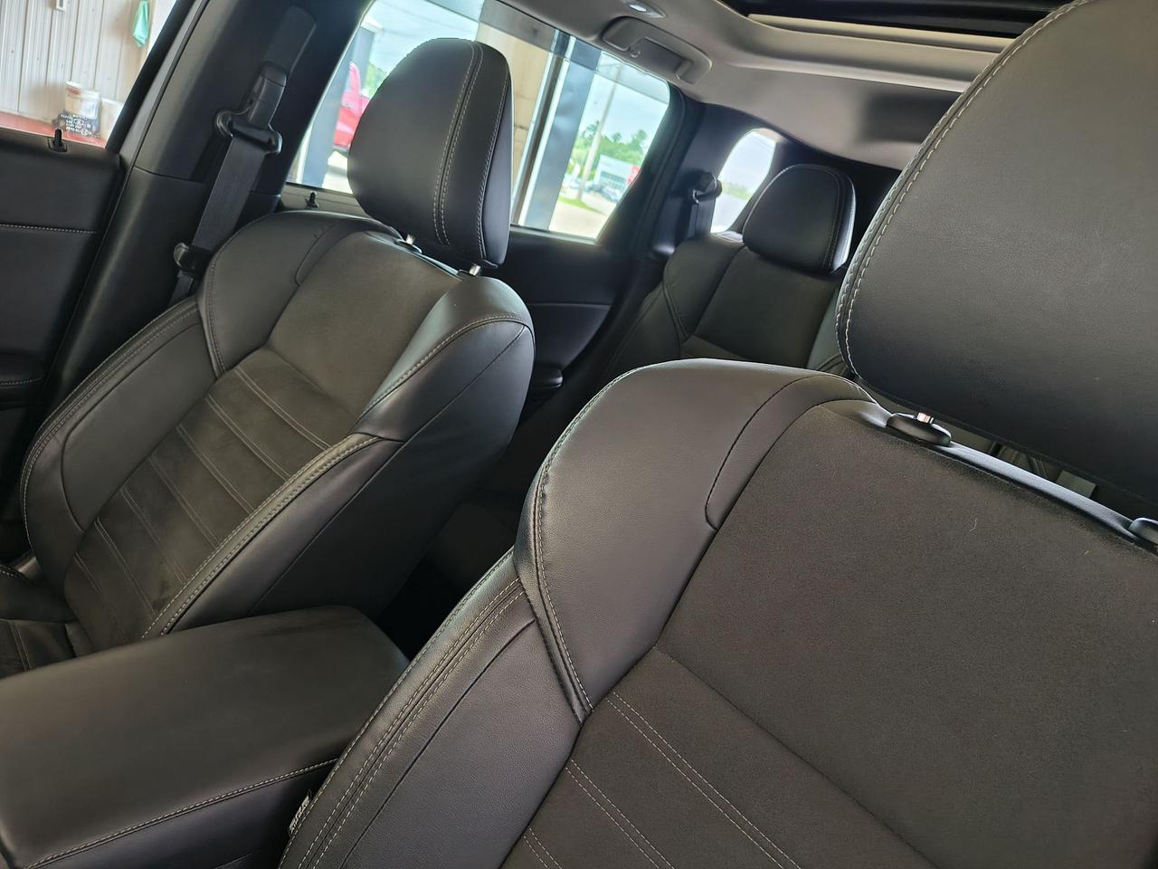 2023 Mitsubishi Outlander SE Photo0