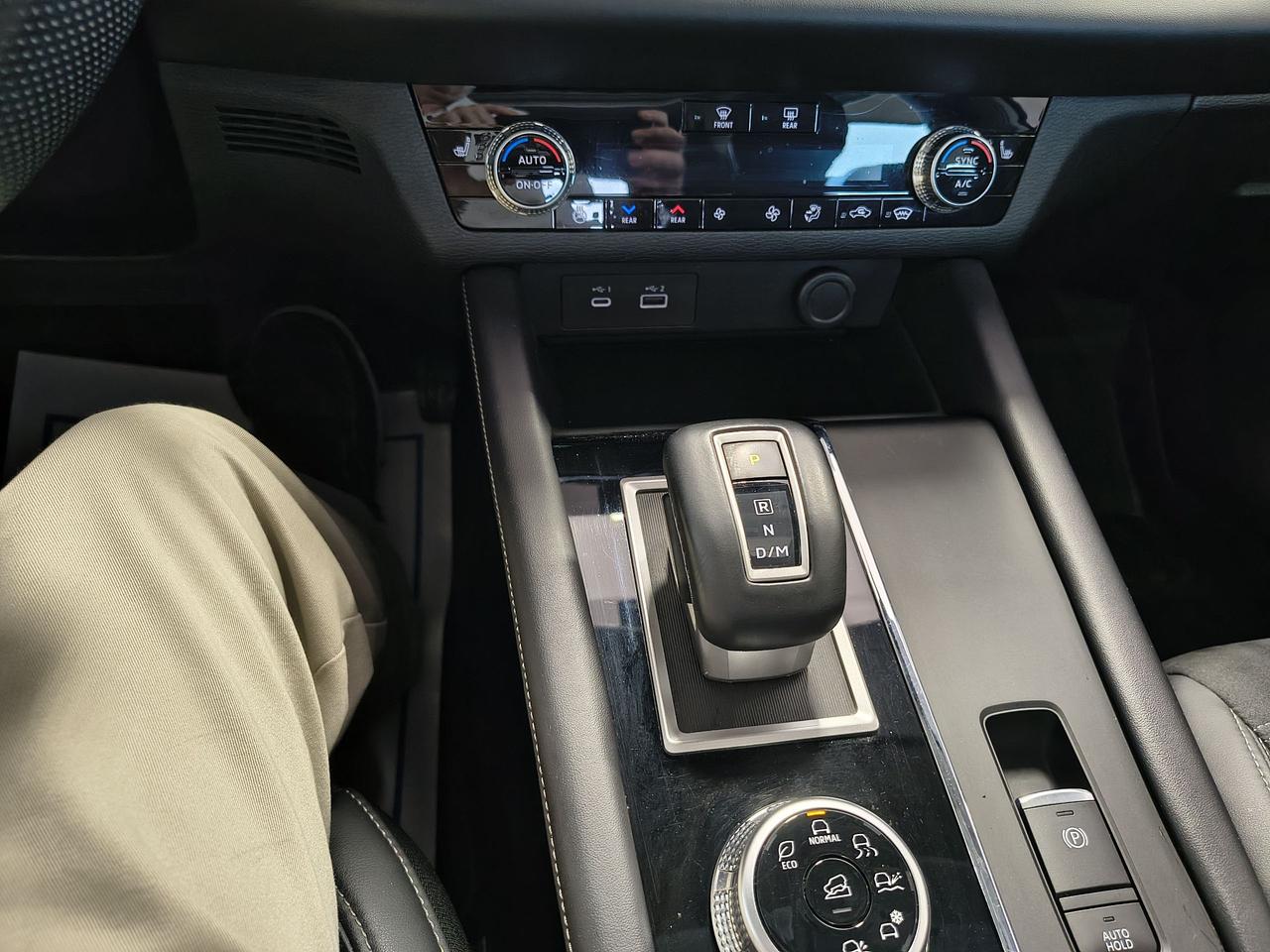 2023 Mitsubishi Outlander SE Photo0