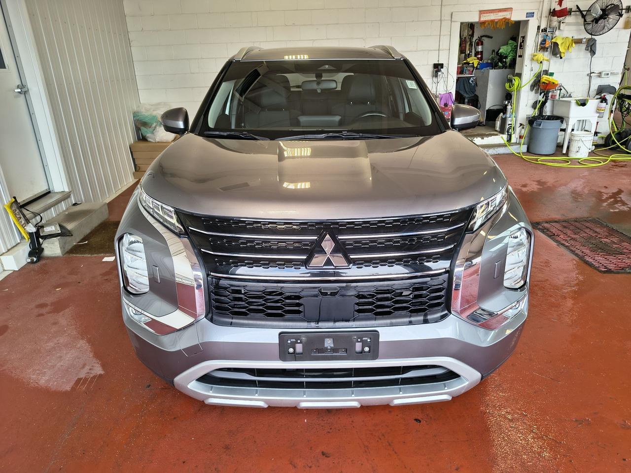 2023 Mitsubishi Outlander SE Photo