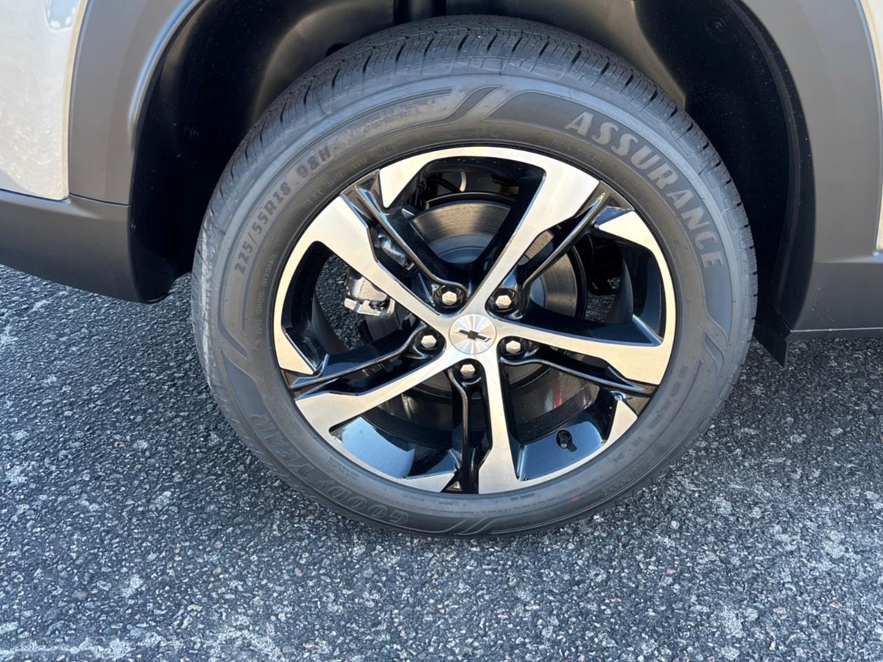 2026 Chevrolet Trax 1RS New Sporty 5 Passenger FWD SUV with Heated Front Seats, Heated Steering Wheel and a 8 Touchscreen Radio with Wireless Apple CarPlay and Wireless Android Auto Photo