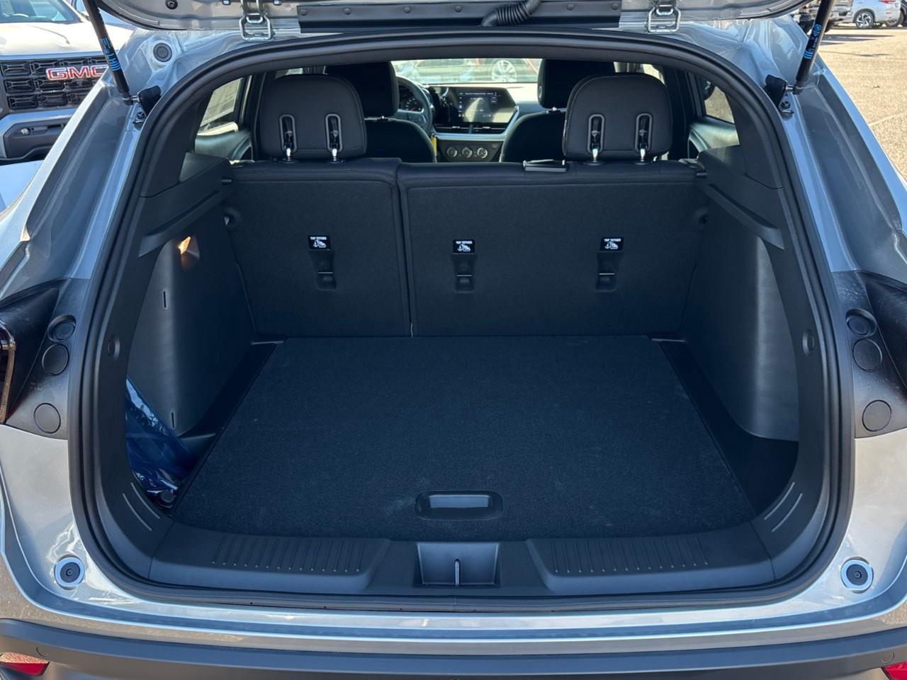 2026 Chevrolet Trax 1RS New Sporty 5 Passenger FWD SUV with Heated Front Seats, Heated Steering Wheel and a 8 Touchscreen Radio with Wireless Apple CarPlay and Wireless Android Auto Photo