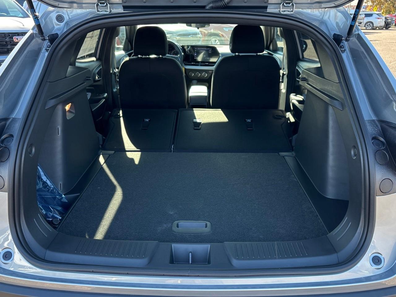 2026 Chevrolet Trax 1RS New Sporty 5 Passenger FWD SUV with Heated Front Seats, Heated Steering Wheel and a 8 Touchscreen Radio with Wireless Apple CarPlay and Wireless Android Auto Photo