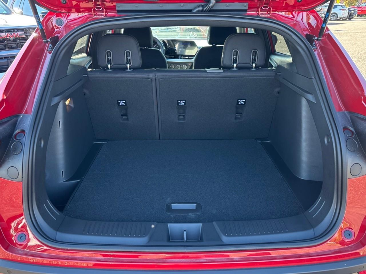 2026 Chevrolet Trax 1RS New Sporty 5 Passenger FWD SUV with a Power Sunroof, Heated Front Seats, Heated Steering Wheel and a 8 Touchscreen Radio with Wireless Apple CarPlay and Wireless Android Auto Photo