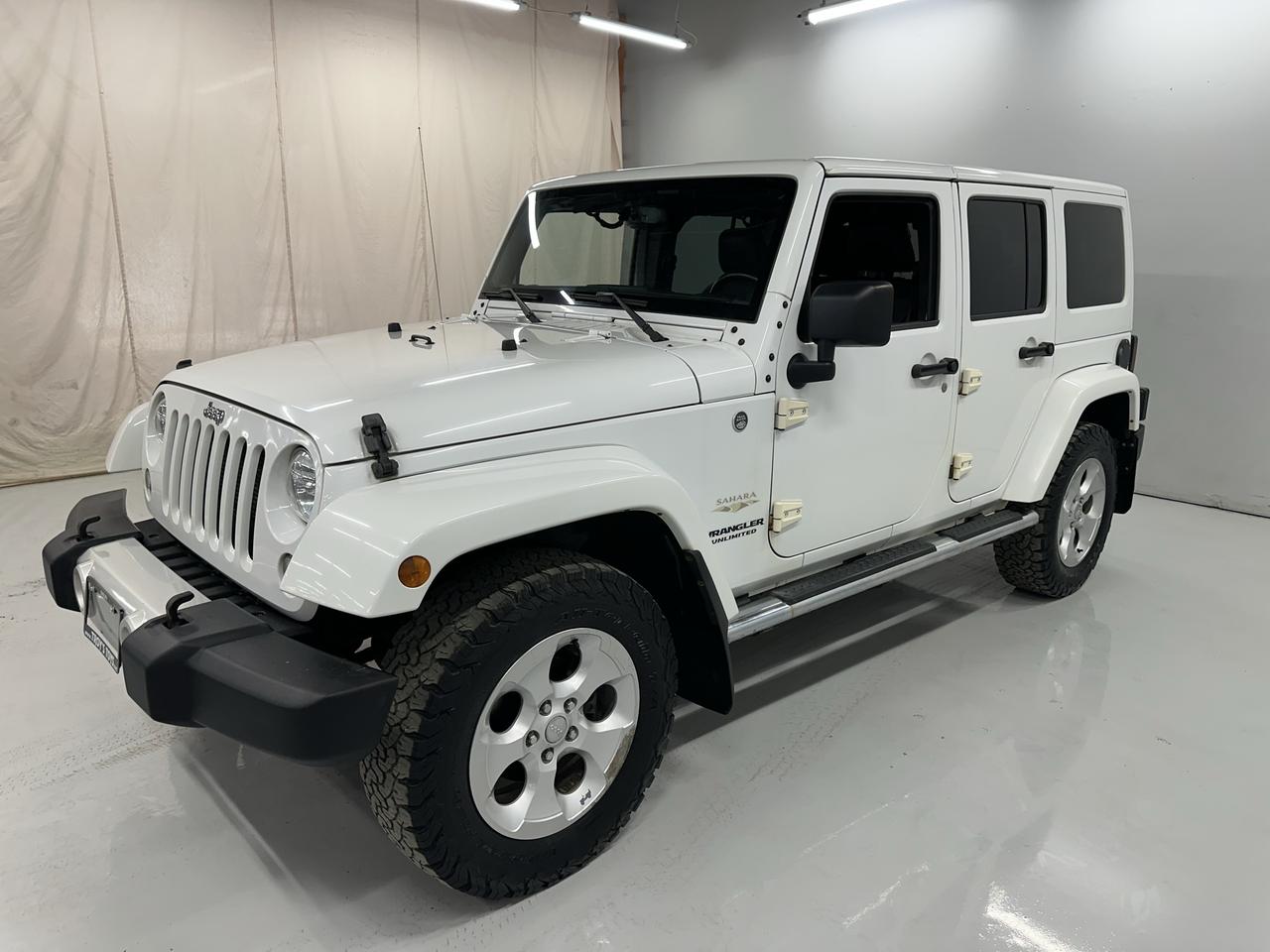2015 Jeep Wrangler 4WD 4DR SAHARA Photo3