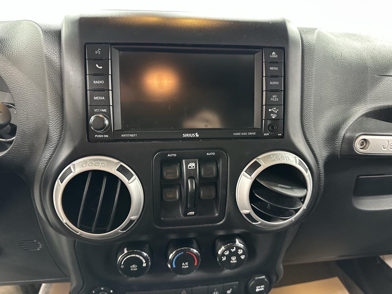 2015 Jeep Wrangler 4WD 4DR SAHARA Photo29
