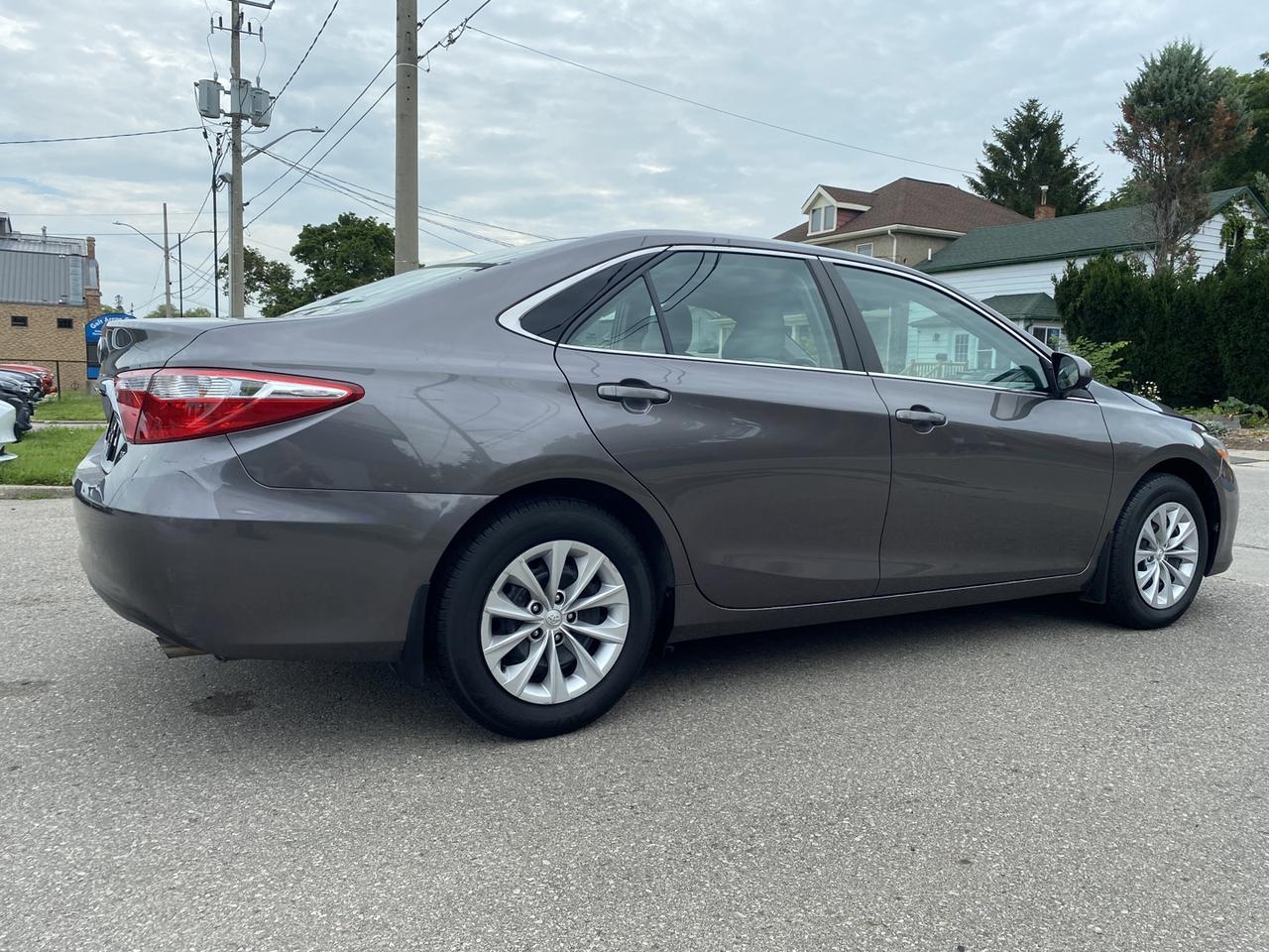 2015 Toyota Camry SE - Photo #3