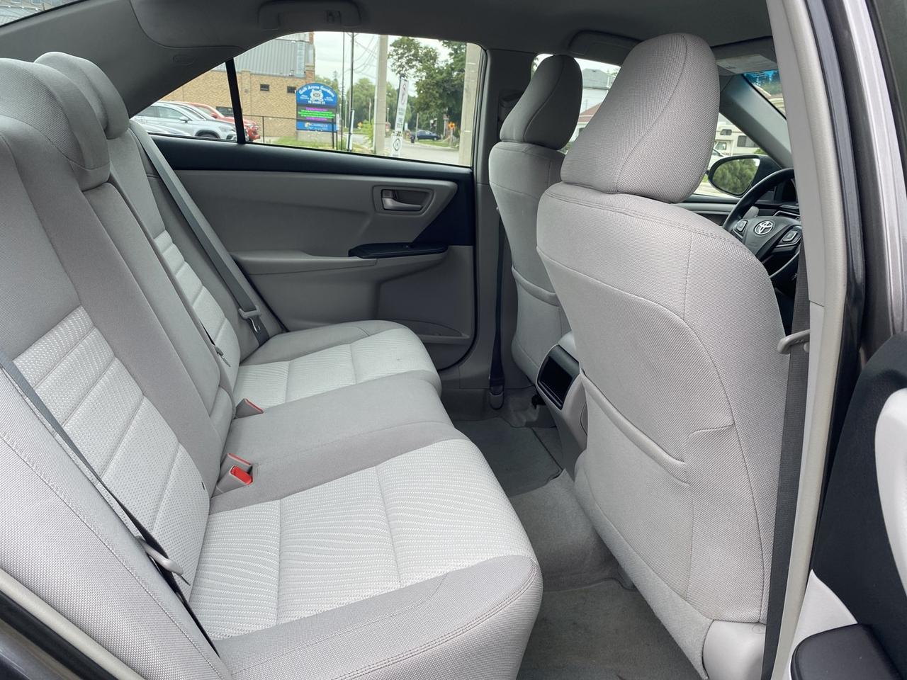 2015 Toyota Camry SE - Photo #8