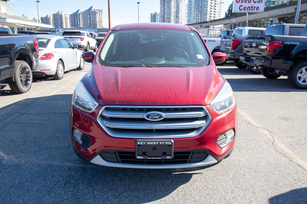 2017 Ford Escape SE AWD Photo2