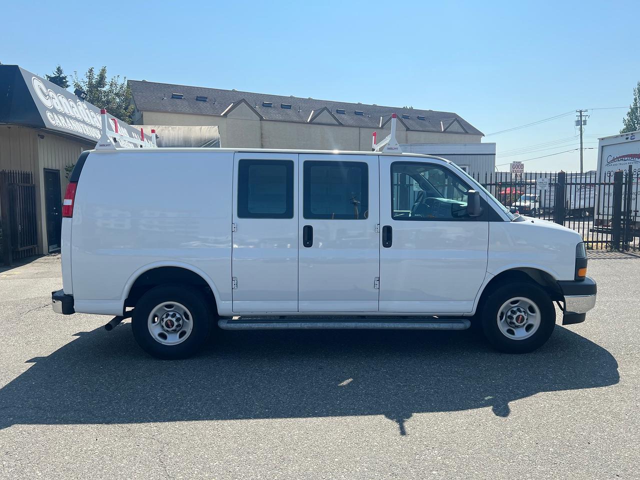 2023 GMC Savana Cargo Van  Photo
