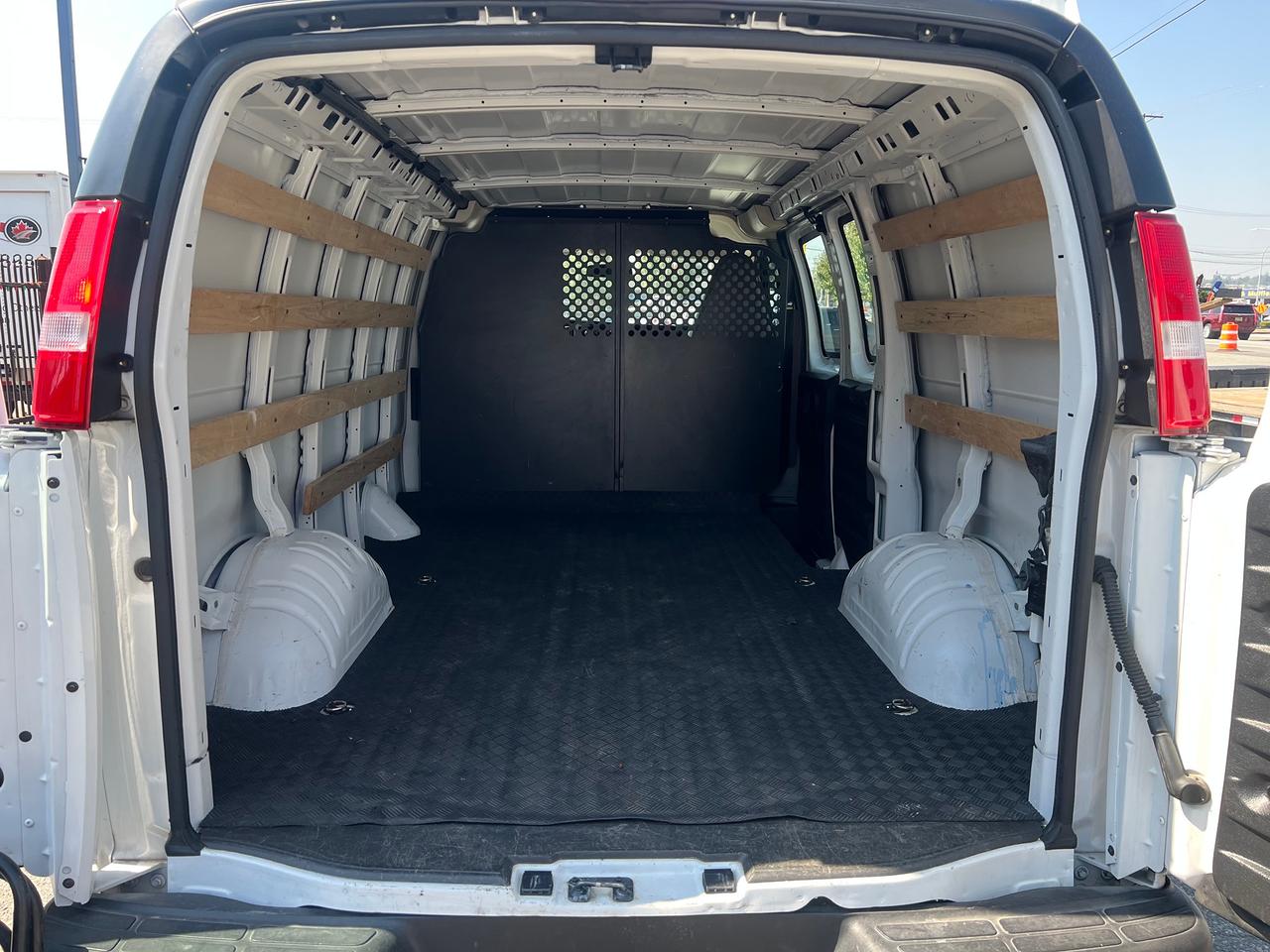 2023 GMC Savana Cargo Van  Photo
