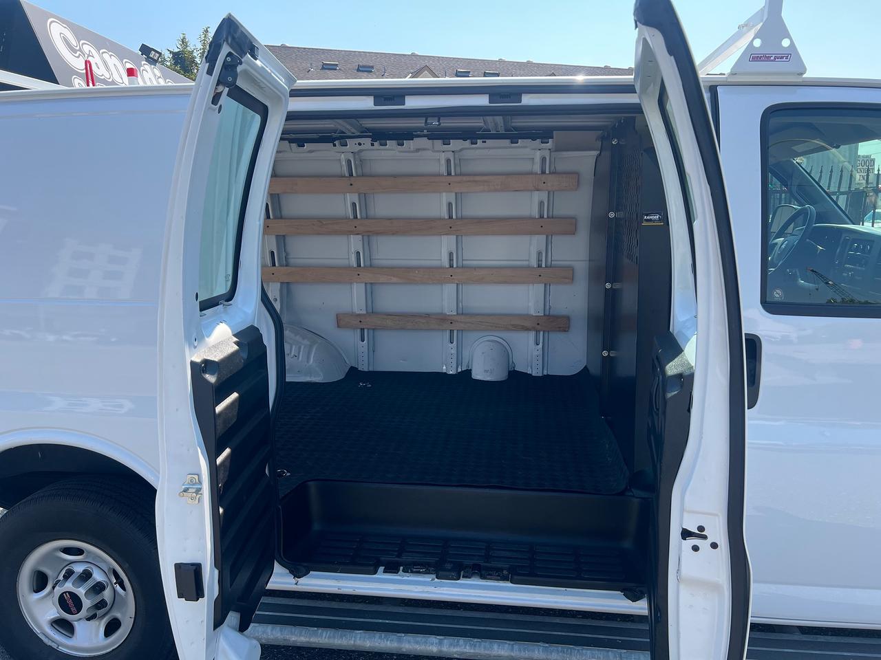 2023 GMC Savana Cargo Van  Photo