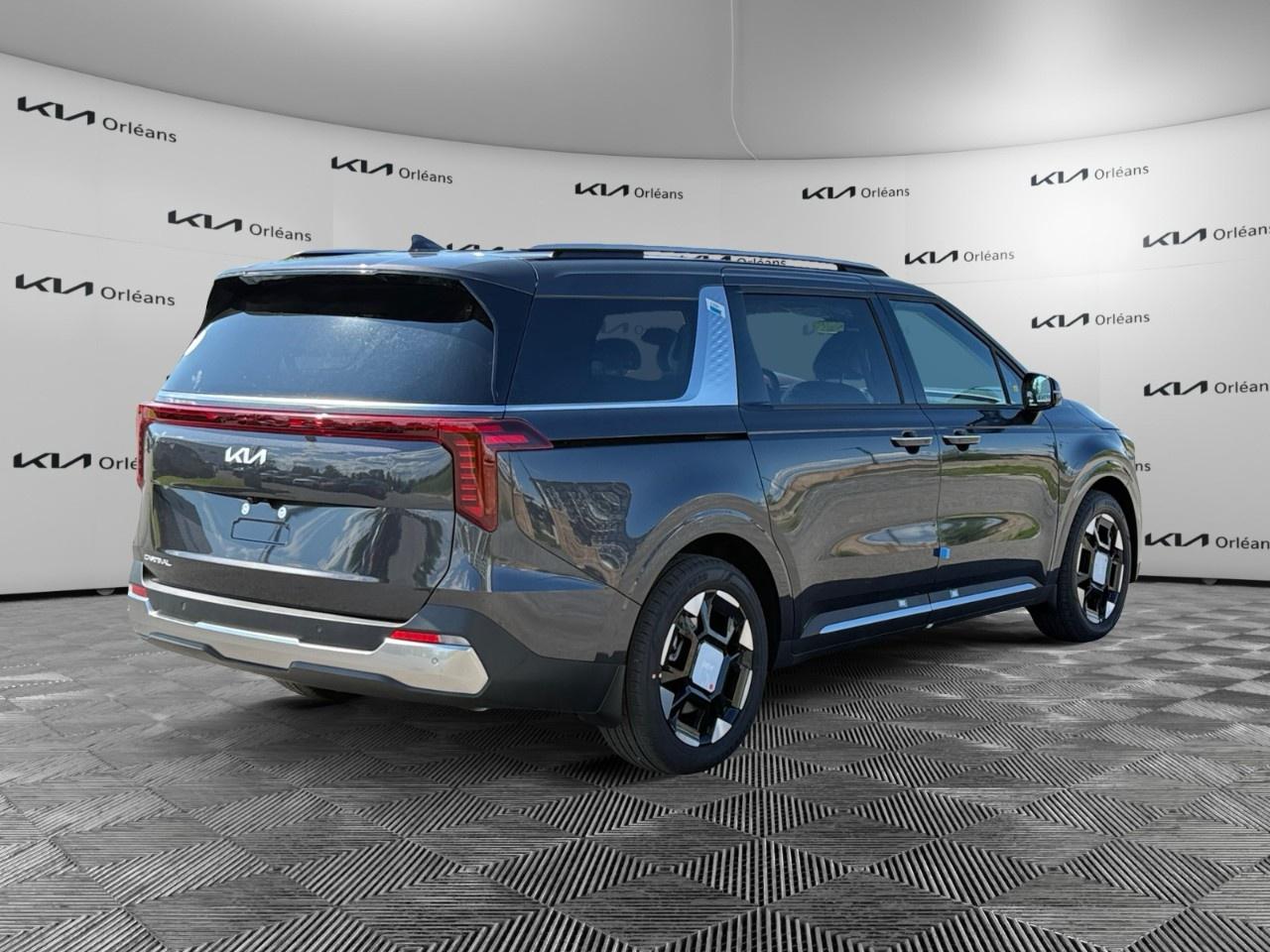 2027 Kia Carnival EX FWD Photo4