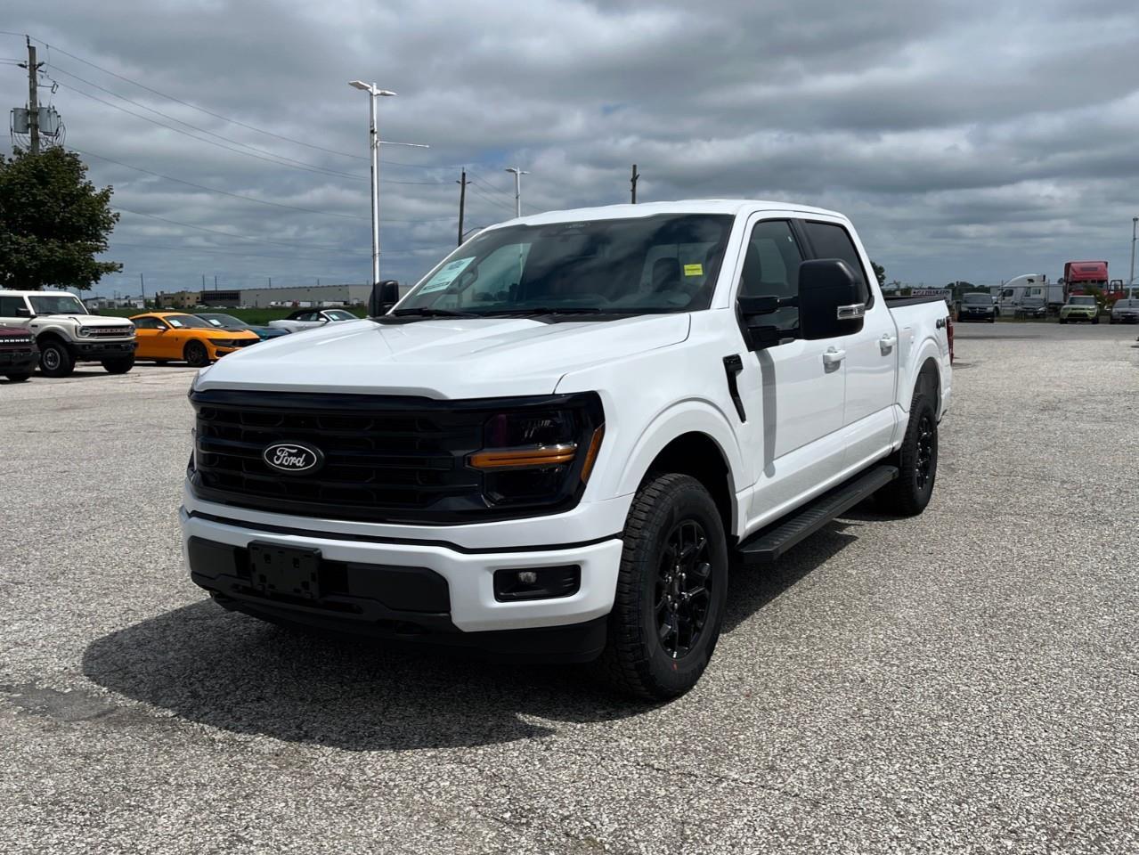 2026 Ford F-150 XLT Photo3