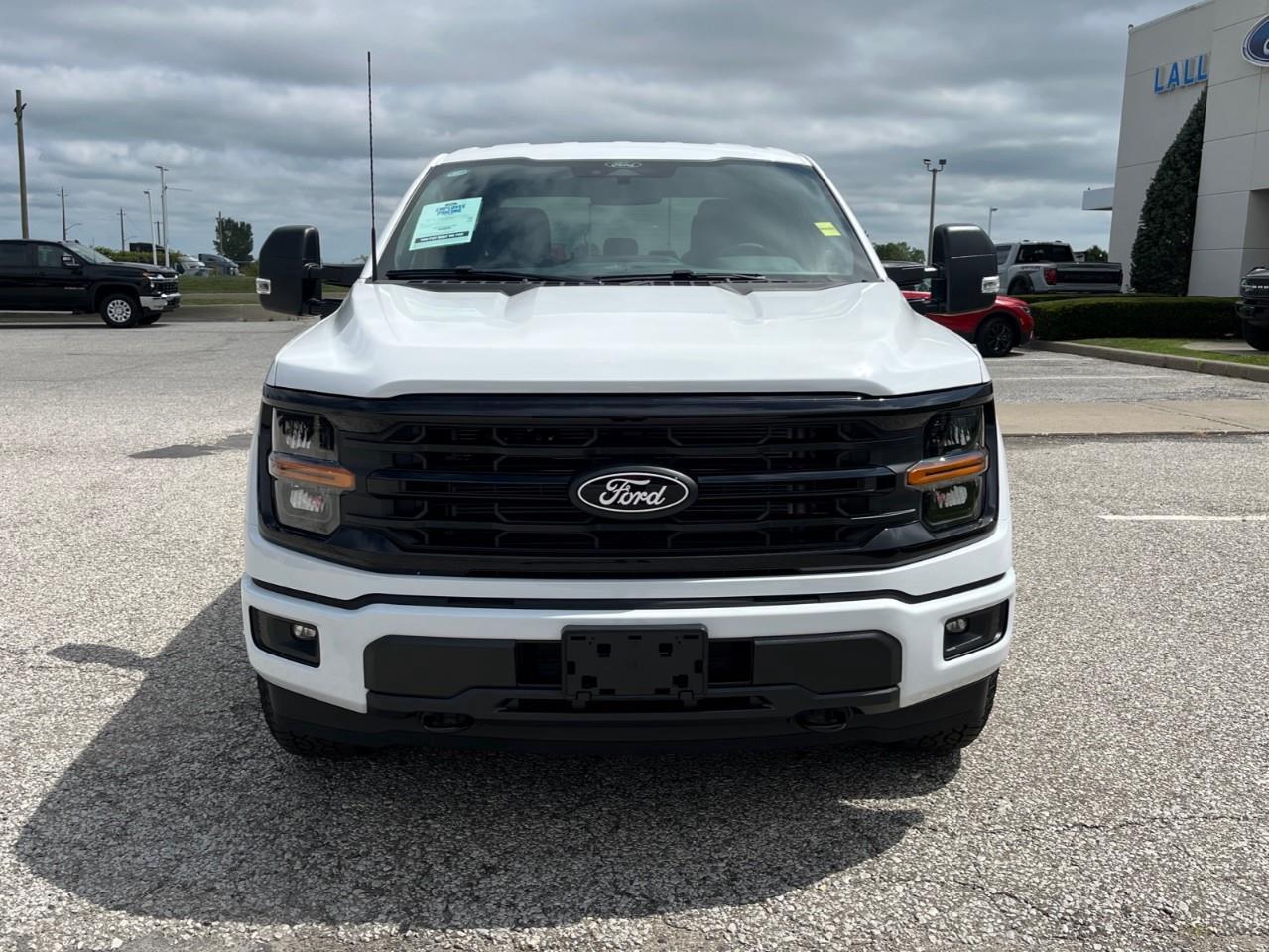 2026 Ford F-150 XLT Photo2