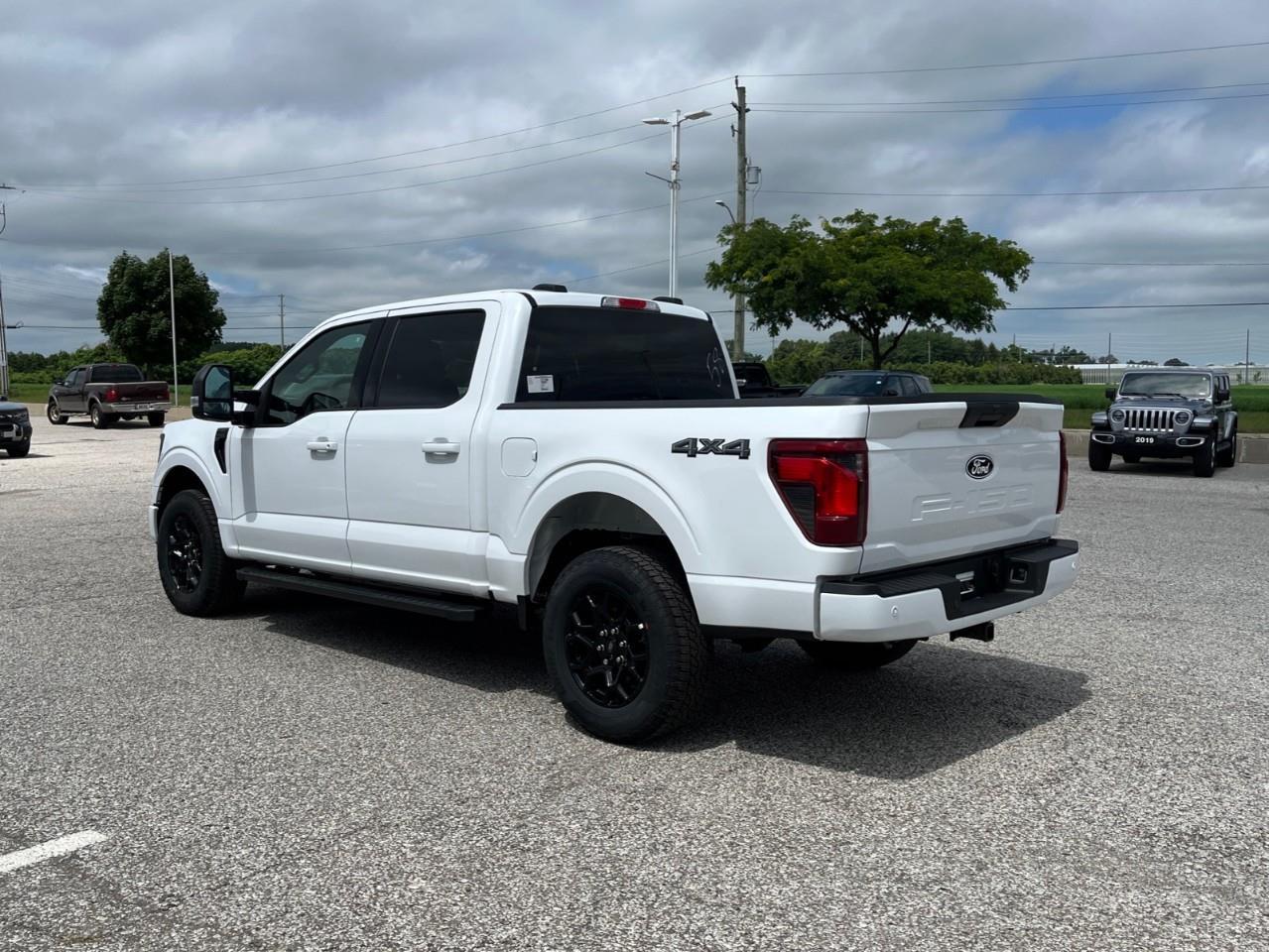 2026 Ford F-150 XLT Photo4