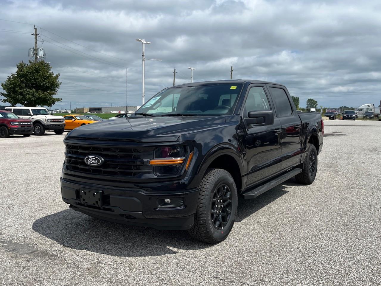 2026 Ford F-150 XLT Photo3