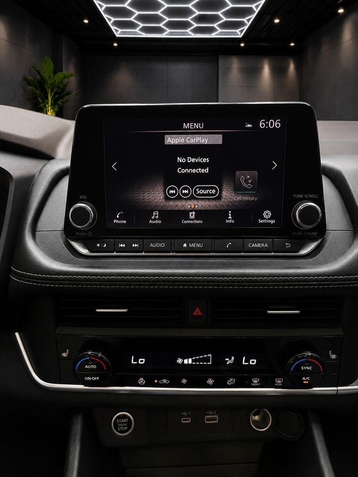 2023 Nissan Rogue SV Premium AWD Photo
