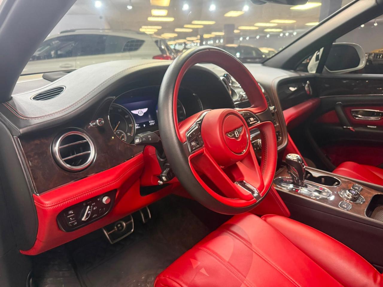 2019 Bentley Bentayga V8 AWD Photo