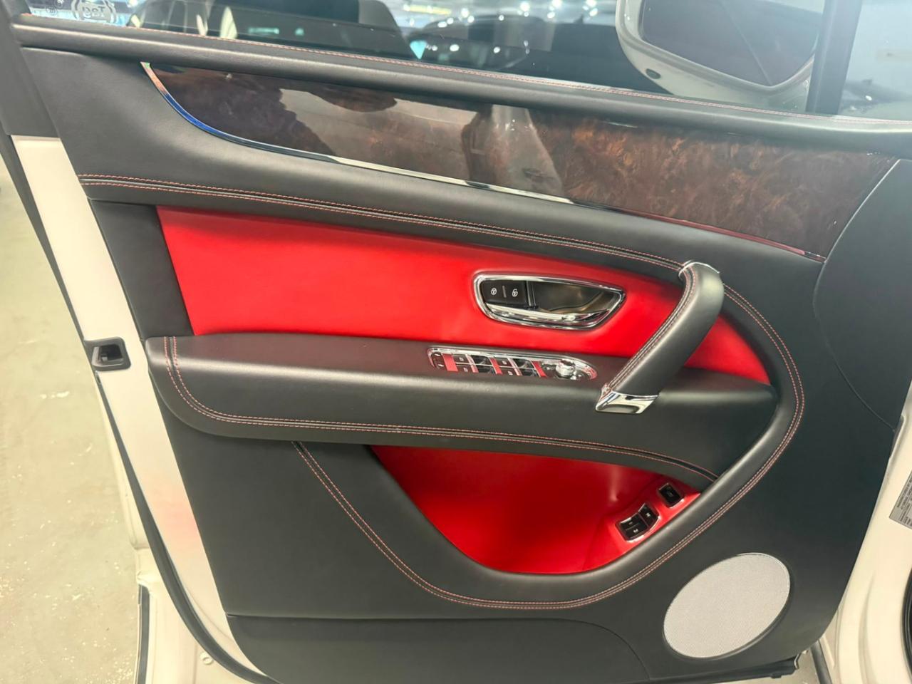 2019 Bentley Bentayga V8 AWD Photo