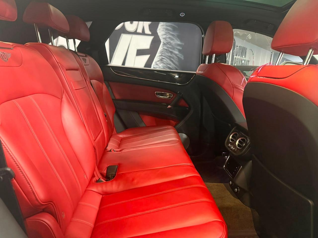 2019 Bentley Bentayga V8 AWD Photo
