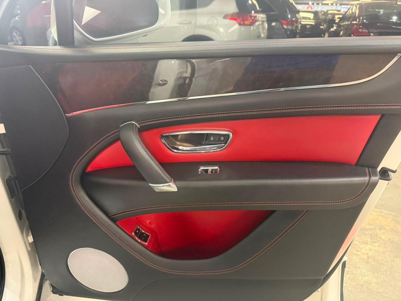 2019 Bentley Bentayga V8 AWD Photo