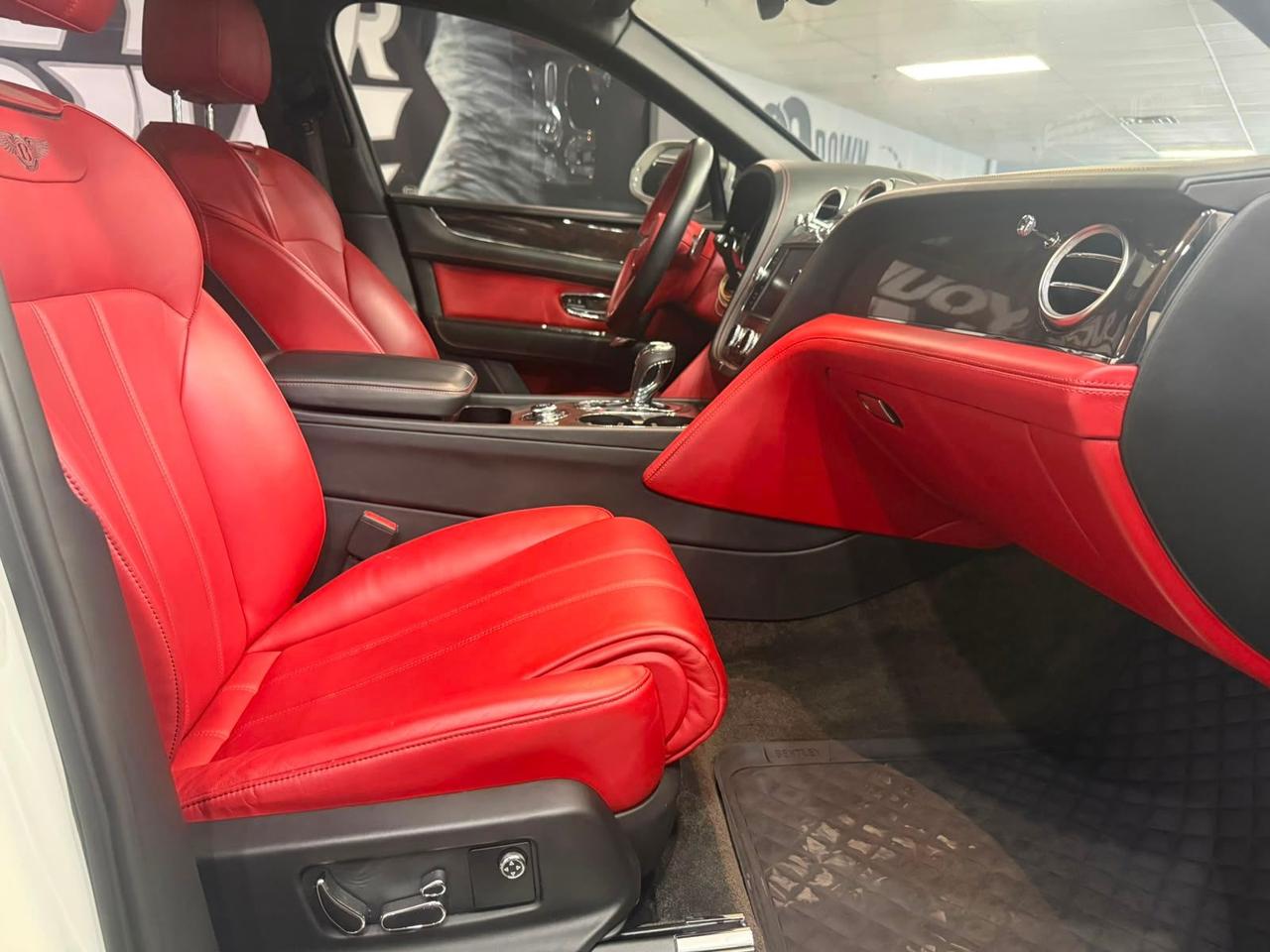 2019 Bentley Bentayga V8 AWD Photo