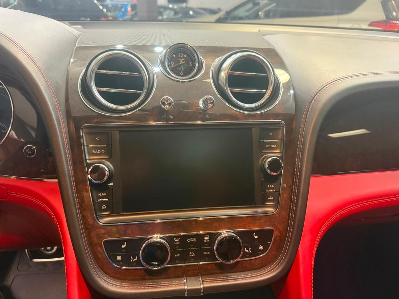 2019 Bentley Bentayga V8 AWD Photo