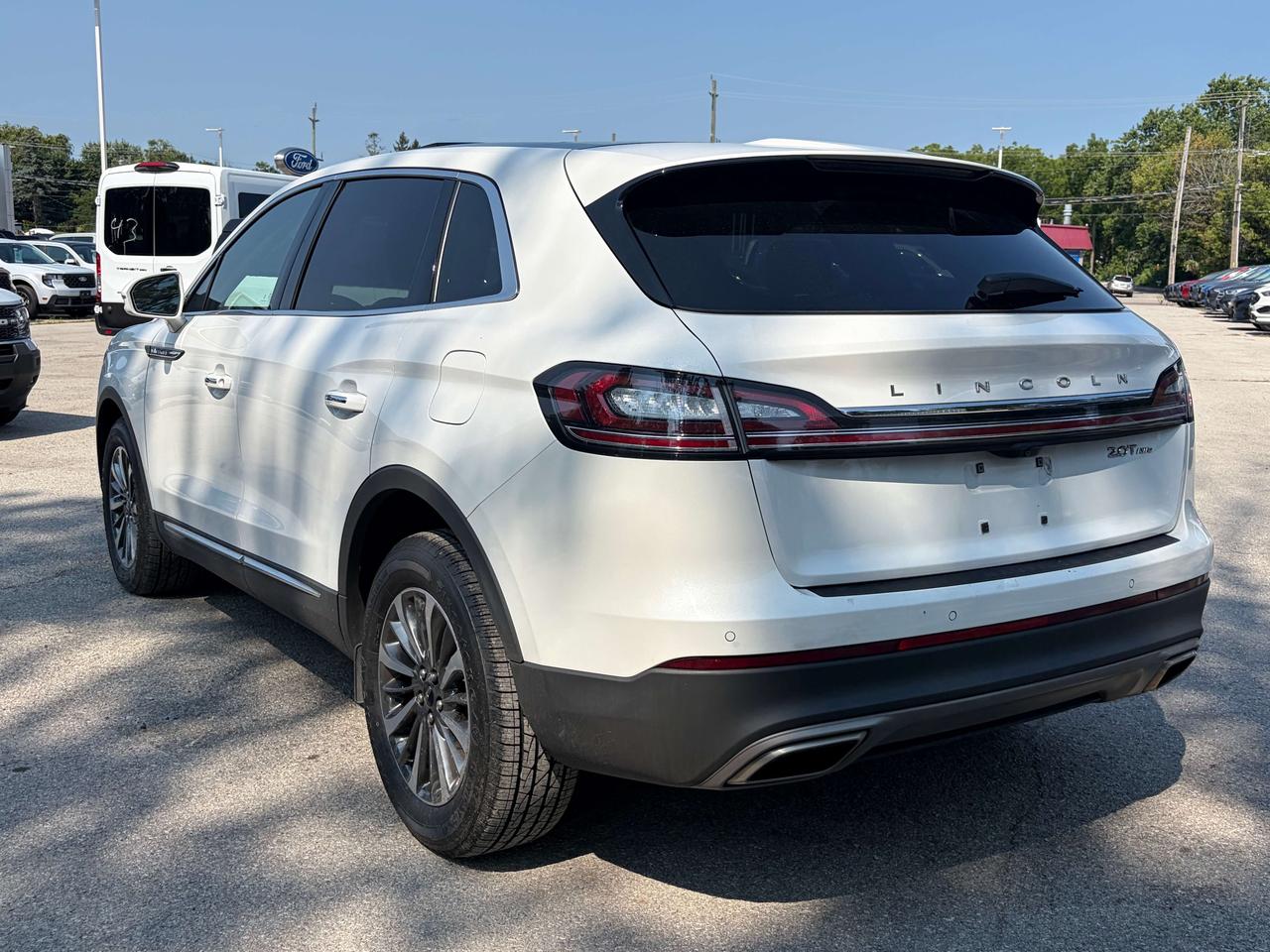 2020 Lincoln Nautilus Reserve AWD Photo2