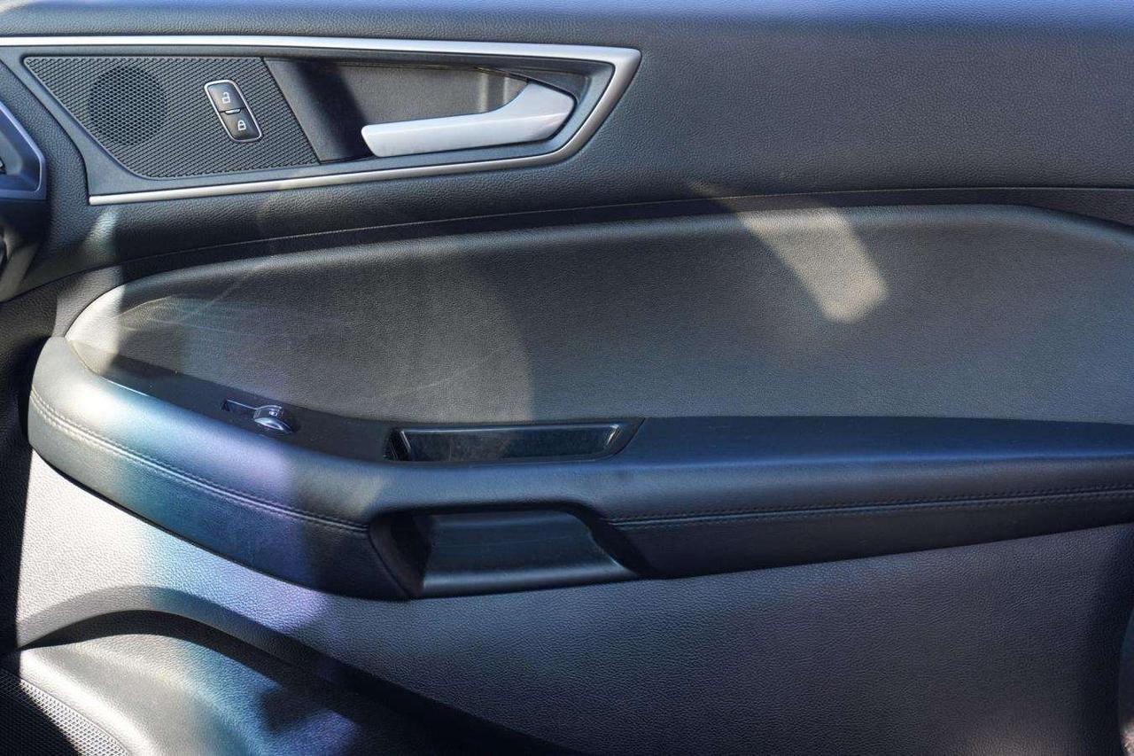 2019 Ford Edge SEL PACKAGE GREAT 1ST CAR! Photo
