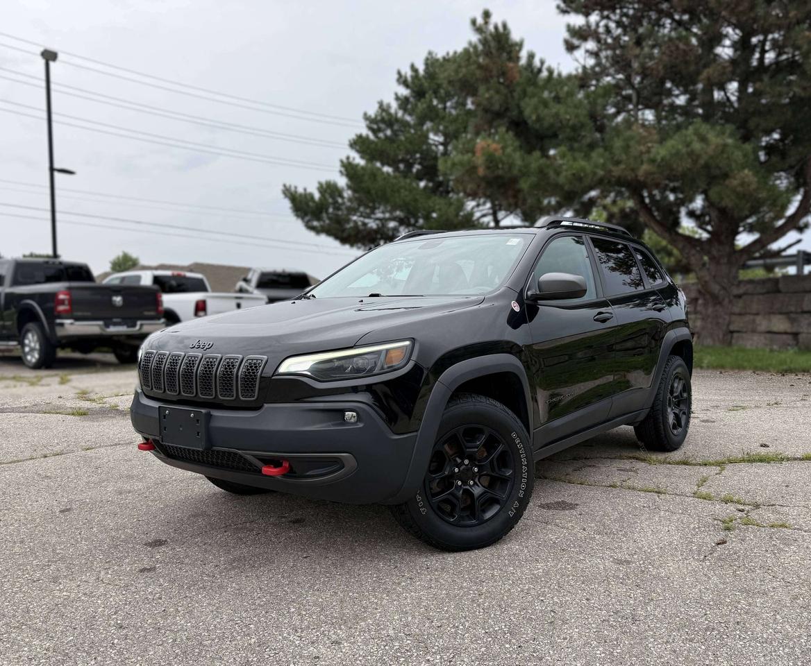 NAVIGATION, PANORAMIC SUNROOF, BACKUP CAMERA, BLUETOOTH, REMOTE START AND MORE !!!