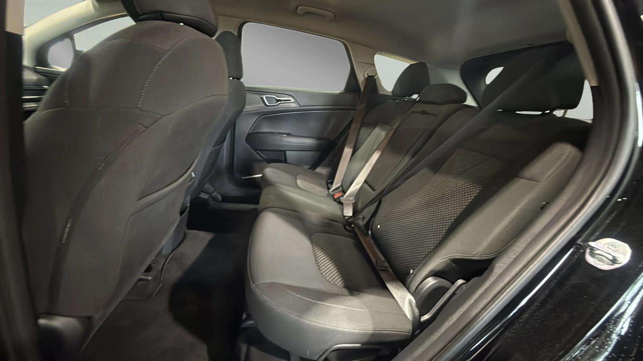 2023 Kia Sportage LX | CLEAN CARFAX | CARPLAY | FWD | HEATED SEATS Photo