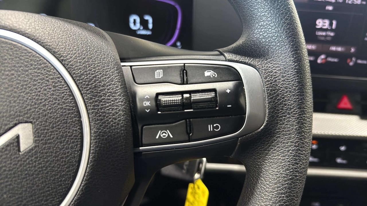 2023 Kia Sportage LX | CLEAN CARFAX | CARPLAY | FWD | HEATED SEATS Photo