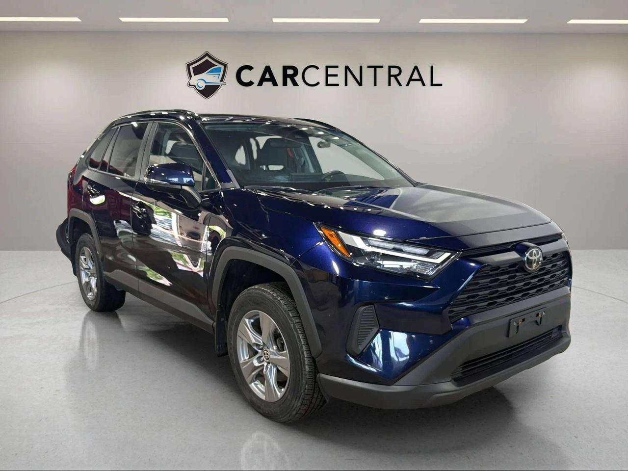 2022 Toyota RAV4 XLE | CLEAN CARFAX |1 OWNER | SUNROOF |CARPLAY Photo