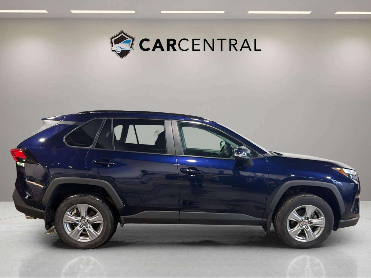 2022 Toyota RAV4 XLE | CLEAN CARFAX |1 OWNER | SUNROOF |CARPLAY Photo