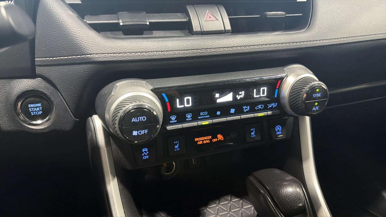 2022 Toyota RAV4 XLE | CLEAN CARFAX |1 OWNER | SUNROOF |CARPLAY Photo