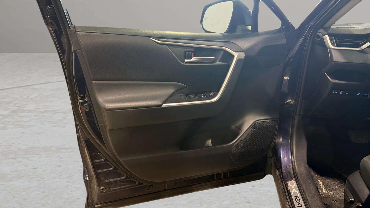 2022 Toyota RAV4 XLE | CLEAN CARFAX |1 OWNER | SUNROOF |CARPLAY Photo
